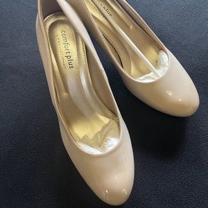 Comfort Plus Nude Patent Beige Classic Pumps Heels Womens Sz 10W Padded Insole